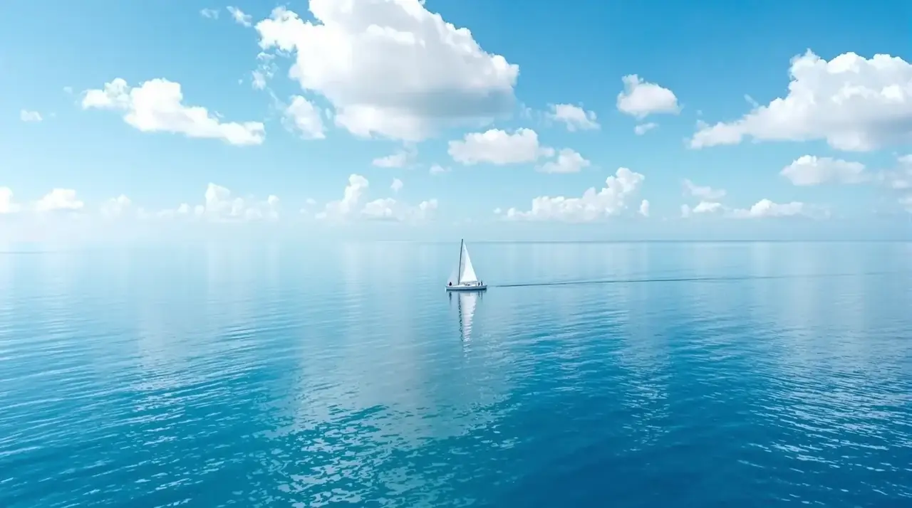 帆影碧空